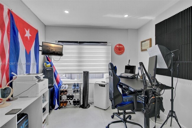 Building Photo - 15962 SW 138th Ct