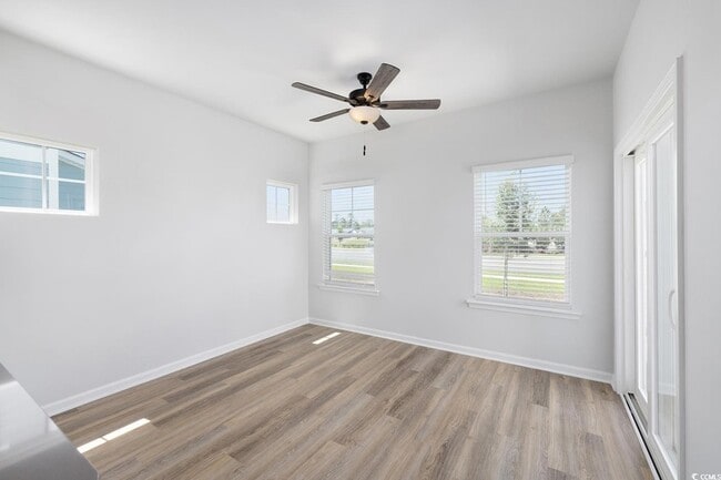 Building Photo - 283 Ferretti St