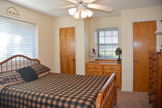 Building Photo - 2713 N Spring Dr