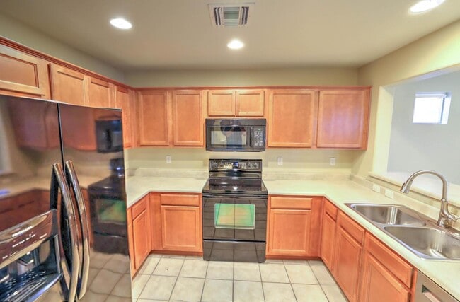 Building Photo - 5793 Cedar Ridge Rd
