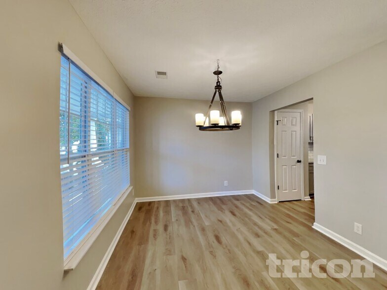 Building Photo - 4453 Frost St