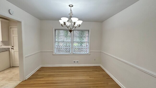 Building Photo - 1476 Lively Ridge Rd NE