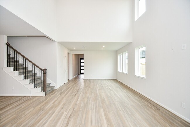 Building Photo - 21835 Erskine Peaks Pl