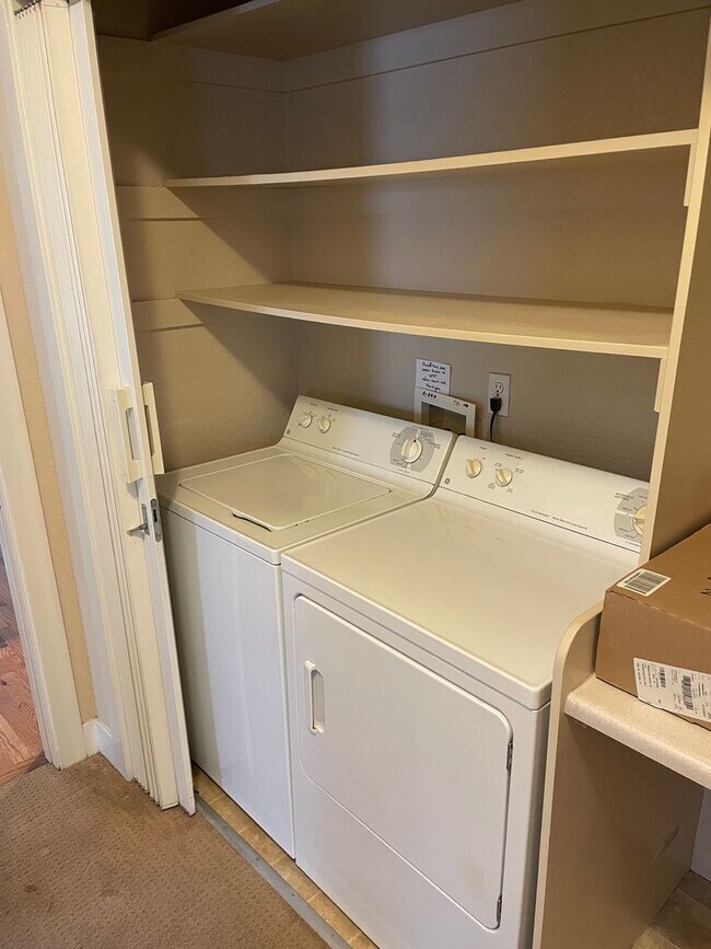 Building Photo - I STREET/22ND CORNER