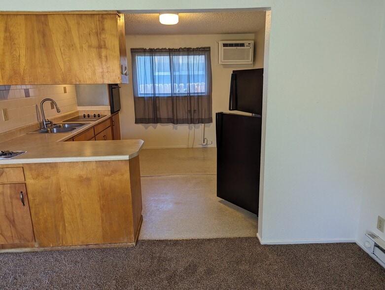 Building Photo - 339 Effie St