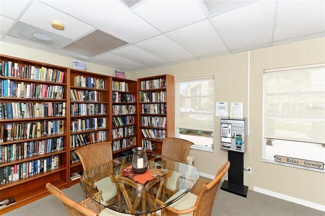 Building Photo - 4760 Gulf of Mexico Dr