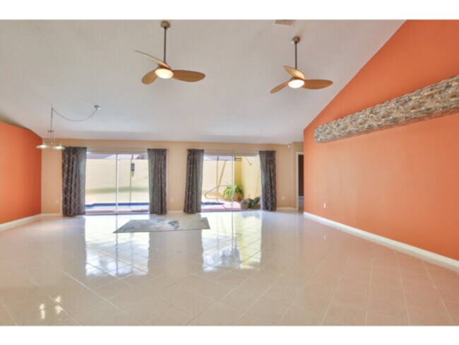 Building Photo - Newly listed 4 bedroom home with a pool in Longwood Run, Sarasota
