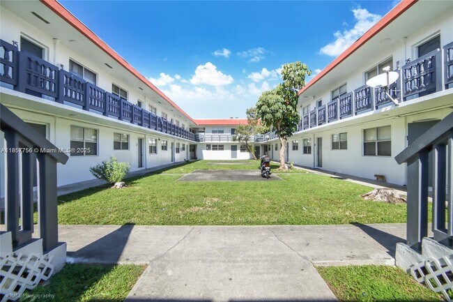 Primary Photo - 111 NW 152nd St