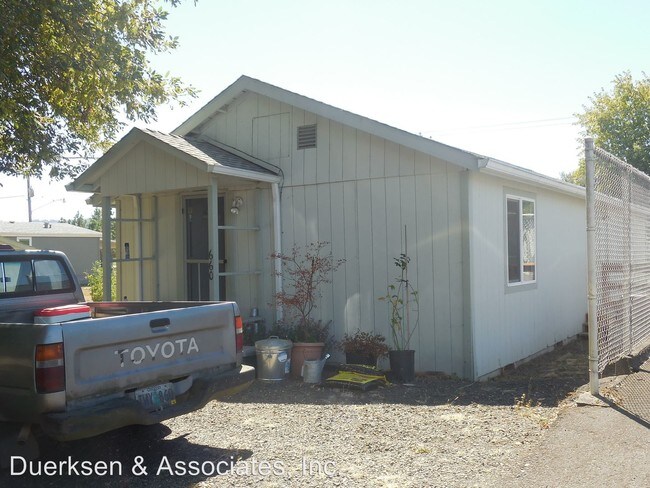 Primary Photo - 2 br, 1 bath Apartment - 660 N 4th Street
