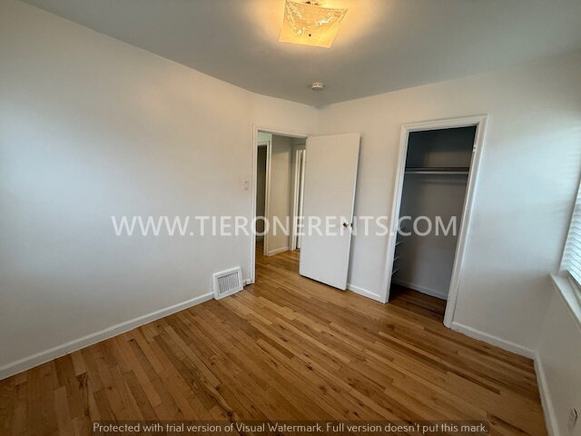 Building Photo - NO DEPOSIT option available for qualified renters with Obligo.