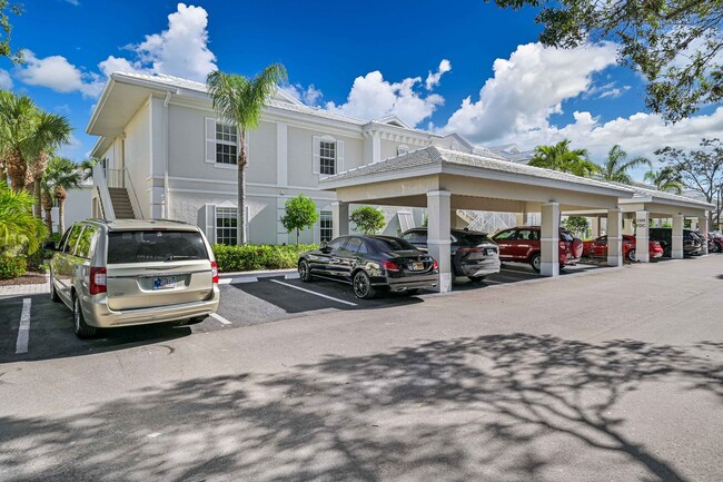 Primary Photo - ** LOCATION! 3 Bed/2 Bath N Naples Condo i...