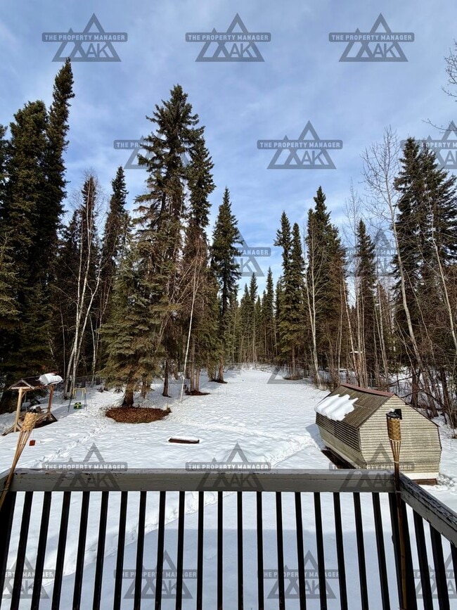 Building Photo - Spacious North Pole Home | 3 Bed, 2 Bath | Fenced Yard + Pet Friendly