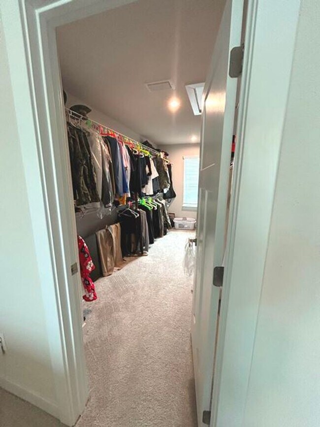 Building Photo - Beautiful Home in Moyock Subdivision - Min...