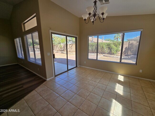 Building Photo - 1074 E Cathy Dr