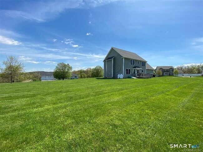 Building Photo - 47 Pineridge Dr