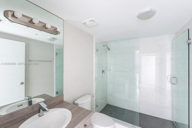 Building Photo - 400 Sunny Isles Blvd