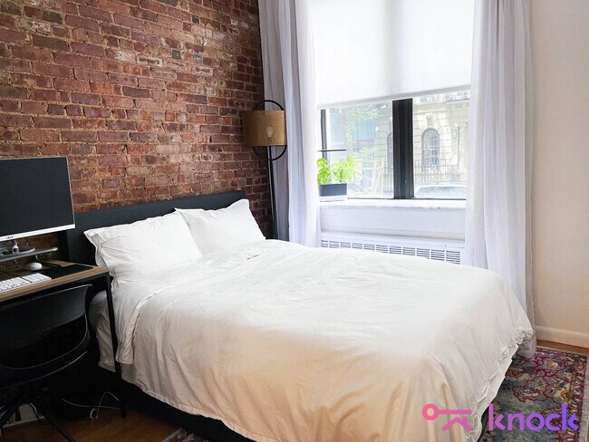 Primary Photo - 246 W 22nd St