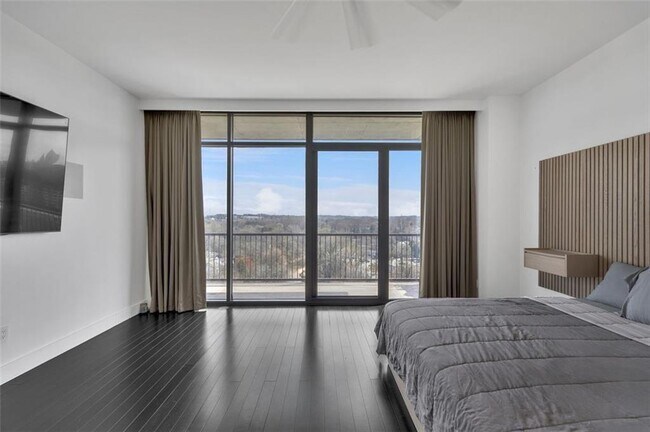 Building Photo - 2233 Peachtree Rd NE