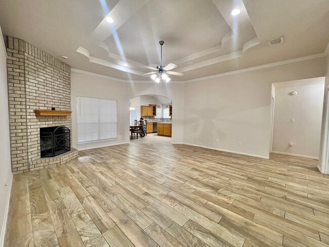 Building Photo - AVAILABLE NOW; APPLY AT OUR WEBSITE TODAY!!