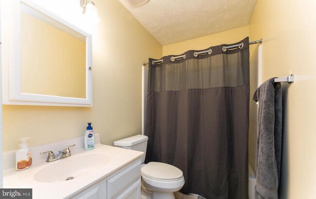 Building Photo - 6006 Bobcat Ct