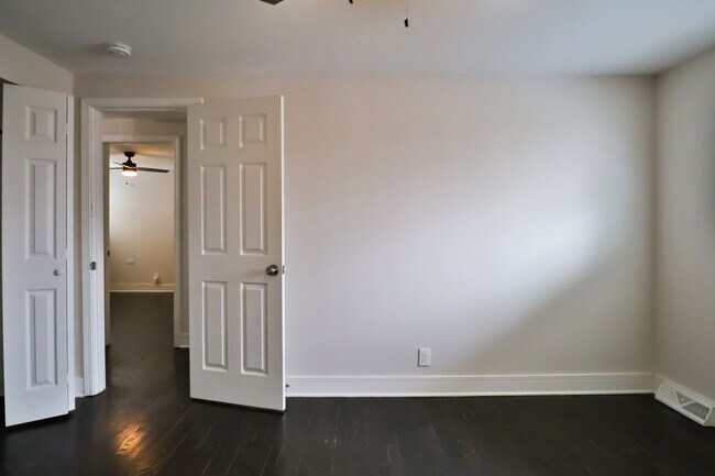 Building Photo - 16039 Marian Dr