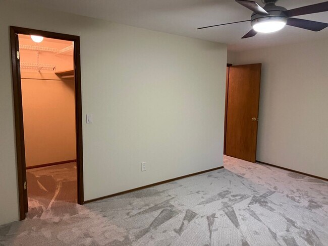 Building Photo - 3Bd/1.5Ba Covington House