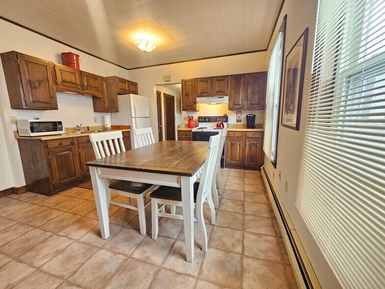 Building Photo - 25 Blucher St