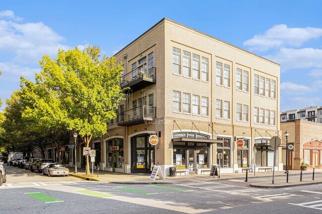 Building Photo - 925 Garrett St