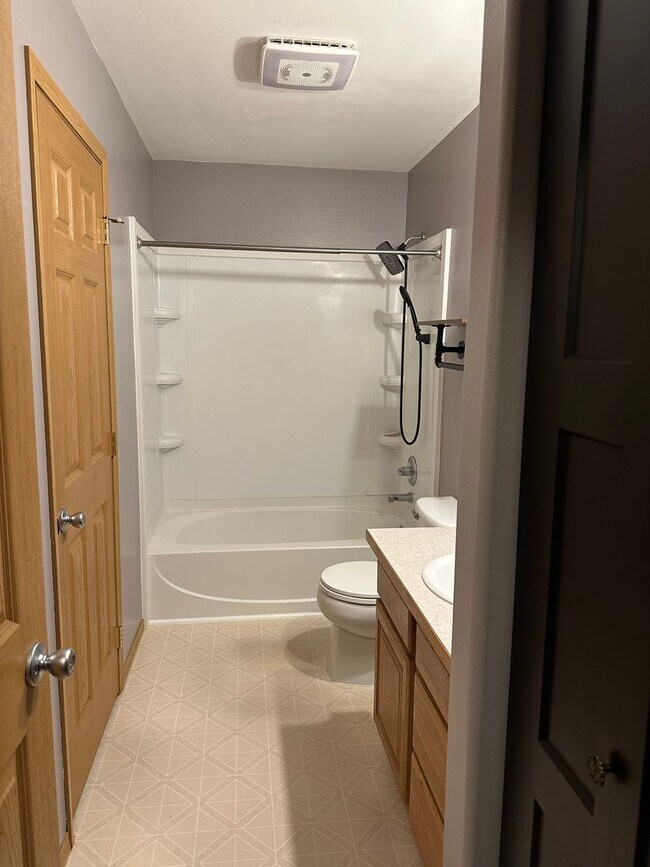 Building Photo - 4755 W Ronnies Cir