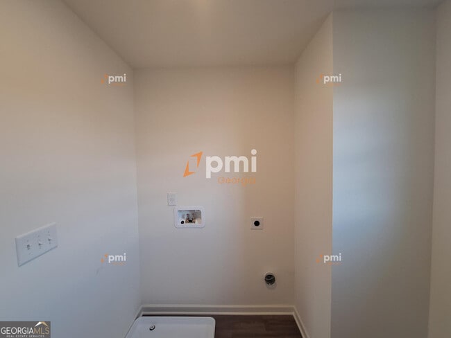 Building Photo - 181 Kinsale Dr