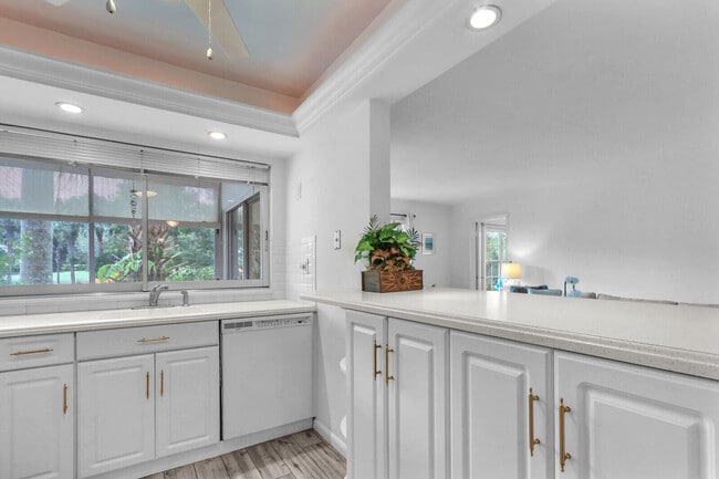 Building Photo - 5540 Tamberlane Cir
