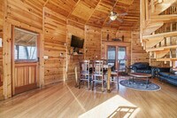 Building Photo - 1080 Towering Oaks Dr