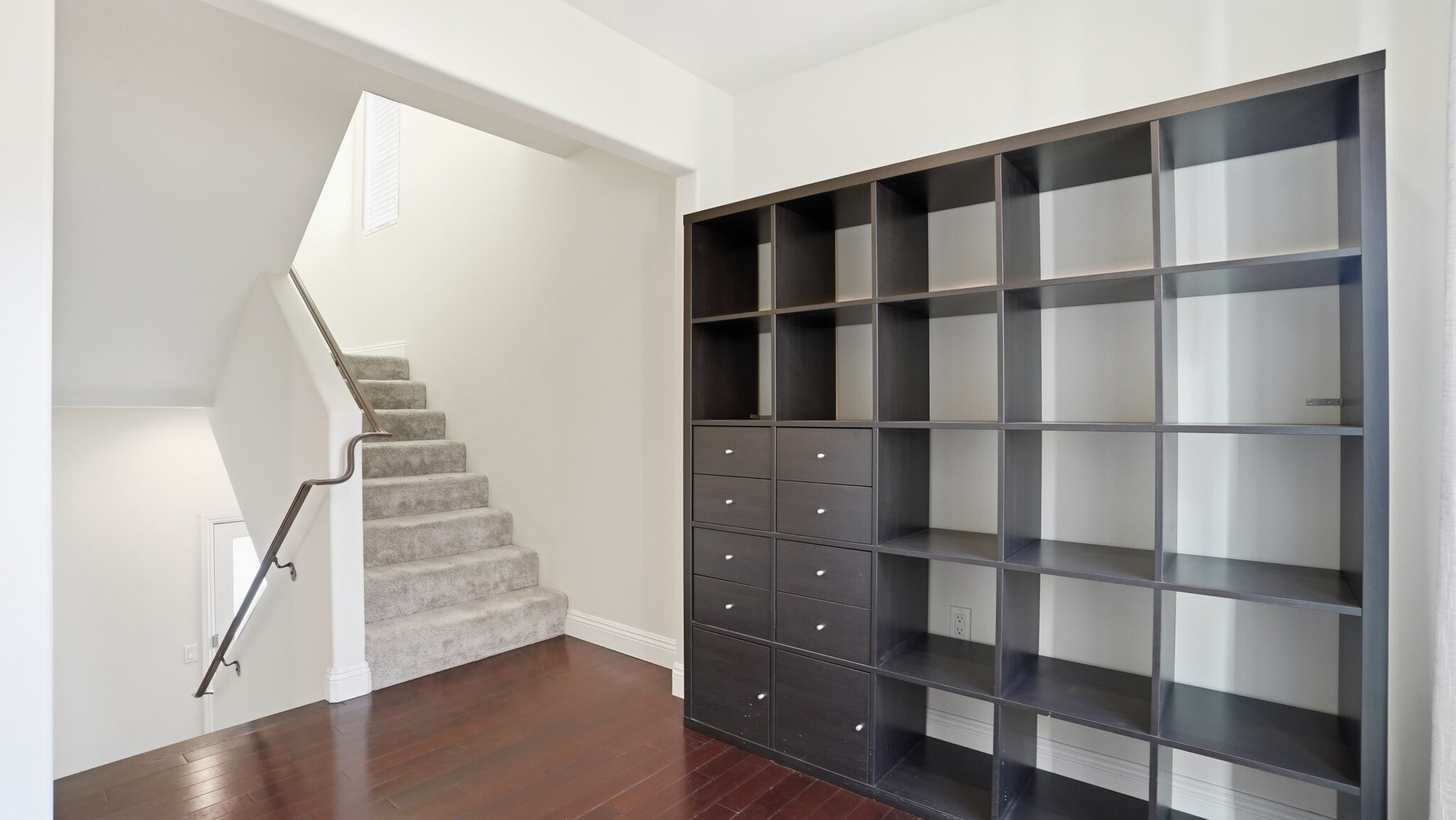 Building Photo - 10752 Hortense St