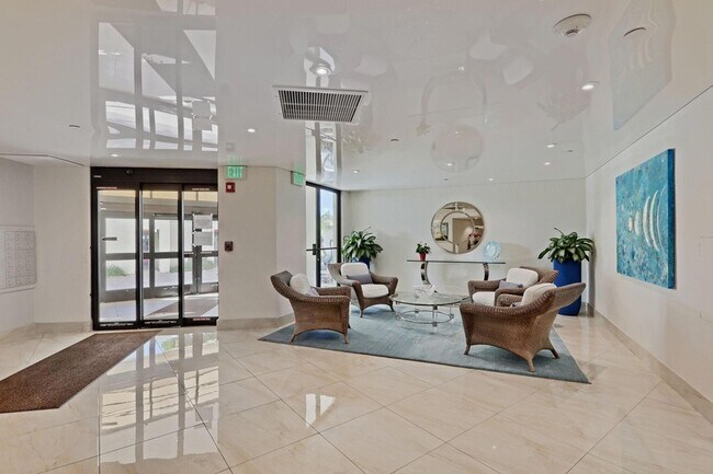 Building Photo - 5420 N Ocean Dr