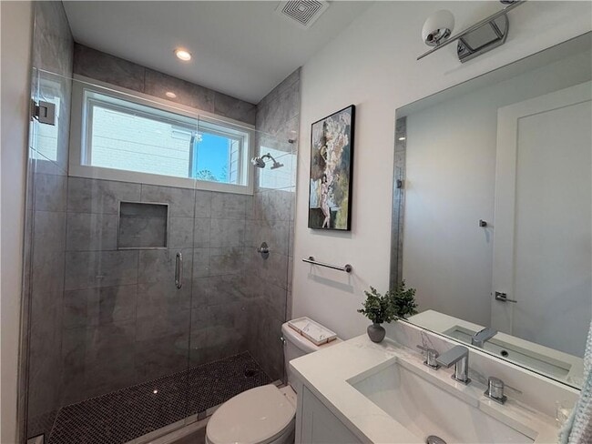 Building Photo - 2385 Nesbitt Dr NE