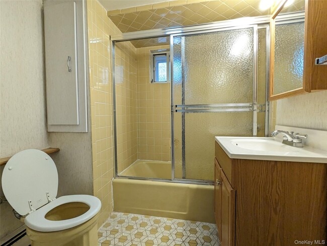 Building Photo - 68-28 Alderton St