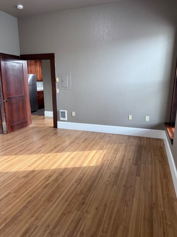 Building Photo - 201 E Main St