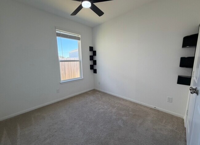 Building Photo - 23415 Wagon Cart Rd