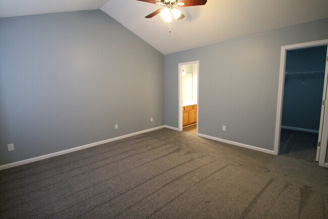 Building Photo - 1364 Walnut Hill Dr