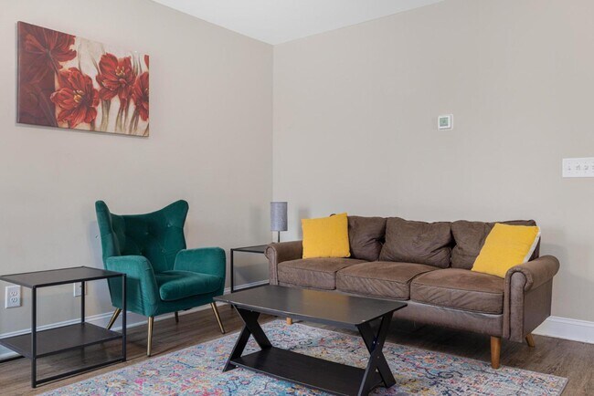 Building Photo - 2927 Watauga Rd