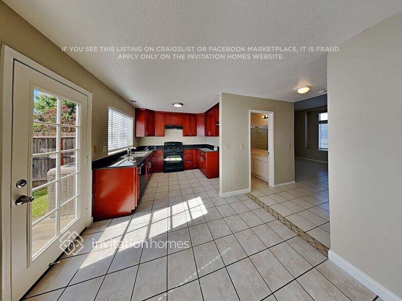 Building Photo - 844 Tranquil Ln