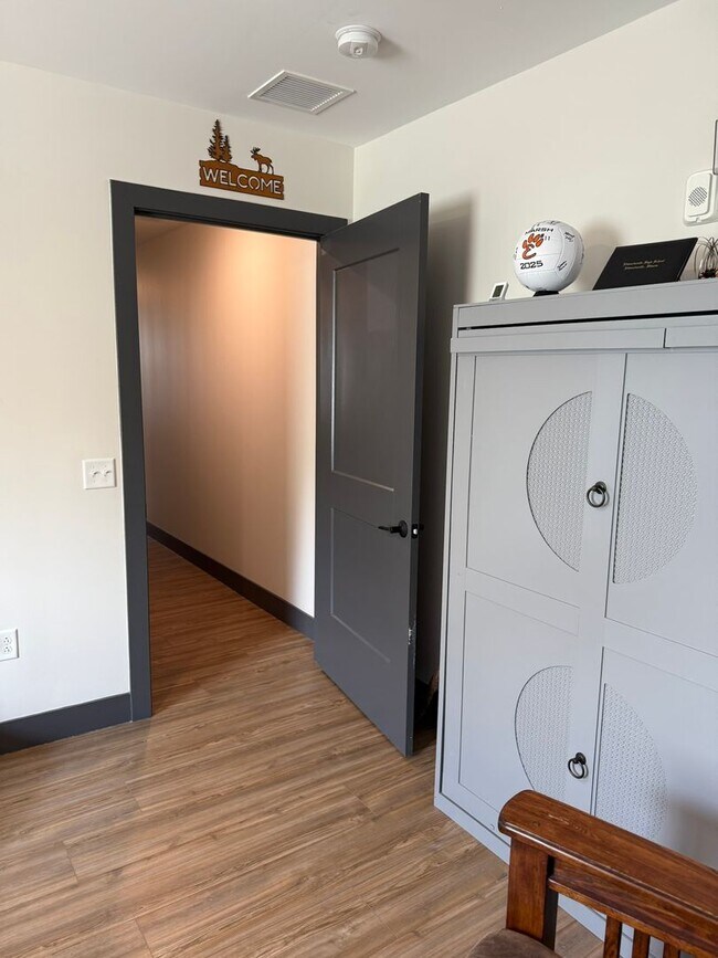 Building Photo - 100 Quartz Knl