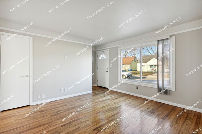 Building Photo - Charming 3-bedroom home on Lauren Ave. in ...