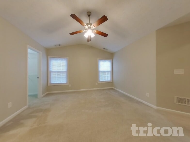 Building Photo - 300 Stone Valley Xin