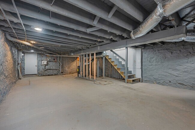 Building Photo - 510 Edgewood St