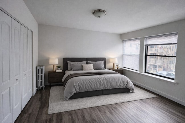 Building Photo - 3933 N Clarendon Ave