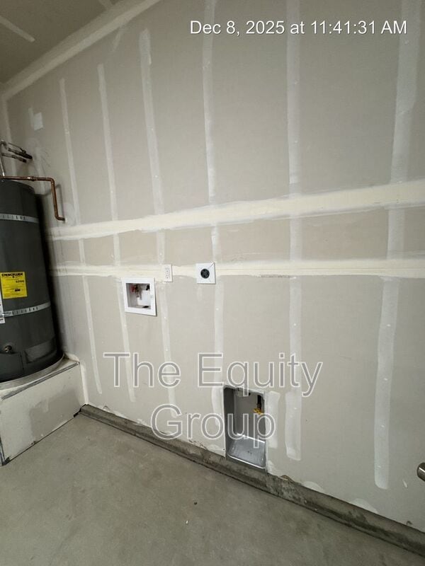 Building Photo - 514 S Summit St