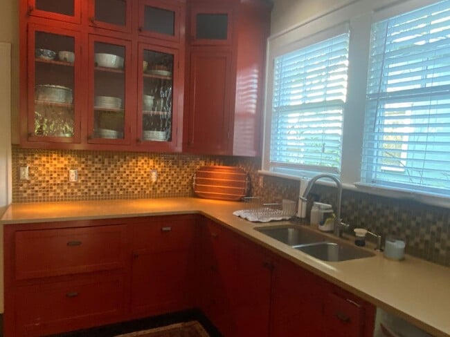 Building Photo - 3 BED | 2 BATH | GATED BACKYARD | ARDSLEY PARK