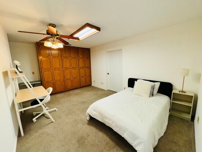 Building Photo - 5618 Sir Gareth Dr