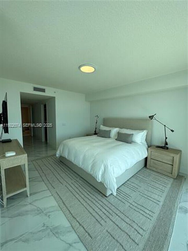 Building Photo - 330 Sunny Isles Blvd